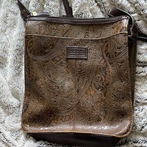Relic handbag. Brown.